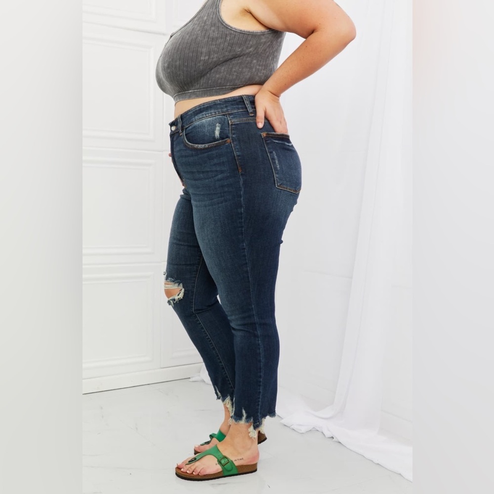 FLASH SALE!! JUDY BLUE Plus Size Melaney Distressed Cropped Ankle Skinny Jeans - Picture 4 of 5